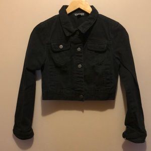Cropped denim jacket